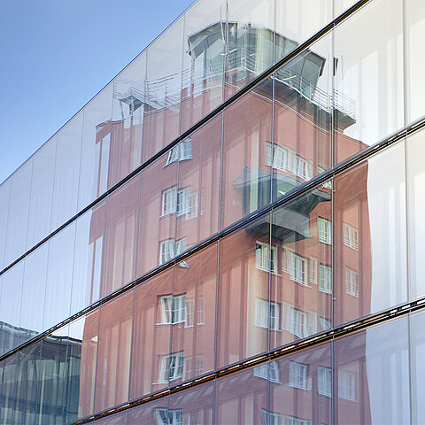 TOWER RIEM Screenfassade mit Tower